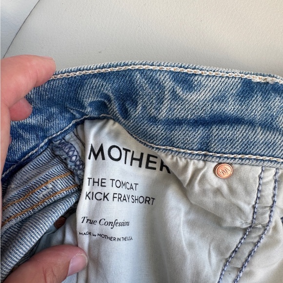 NWT MOTHER The Tomcat Kick Fray Button Fly Distressed Denim Jean Shorts Size 24 - Picture 12 of 14
